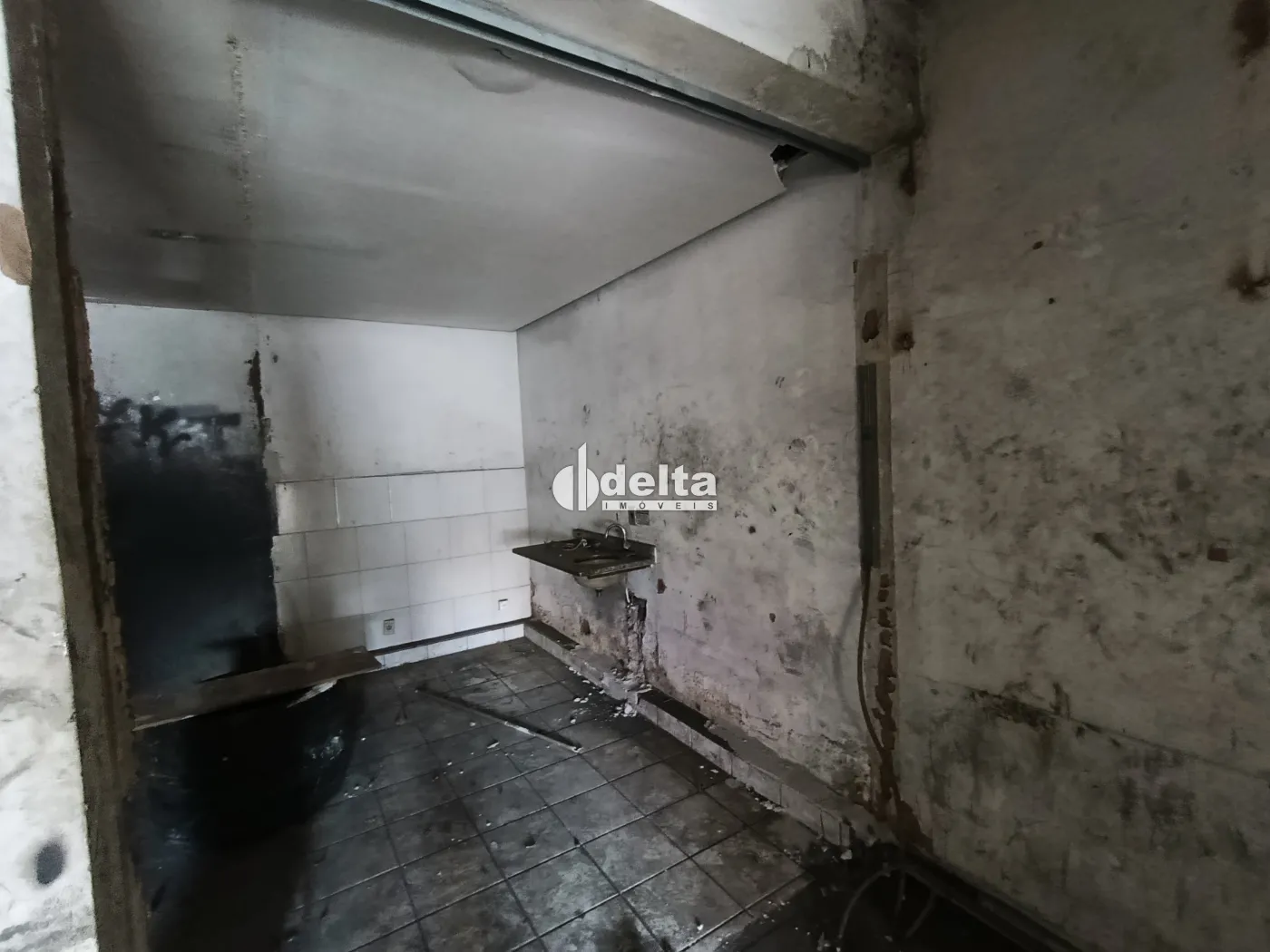 Alugar Loja / Padr&atilde;o em Uberl&acirc;ndia R$ 1.800,00 - Foto 4