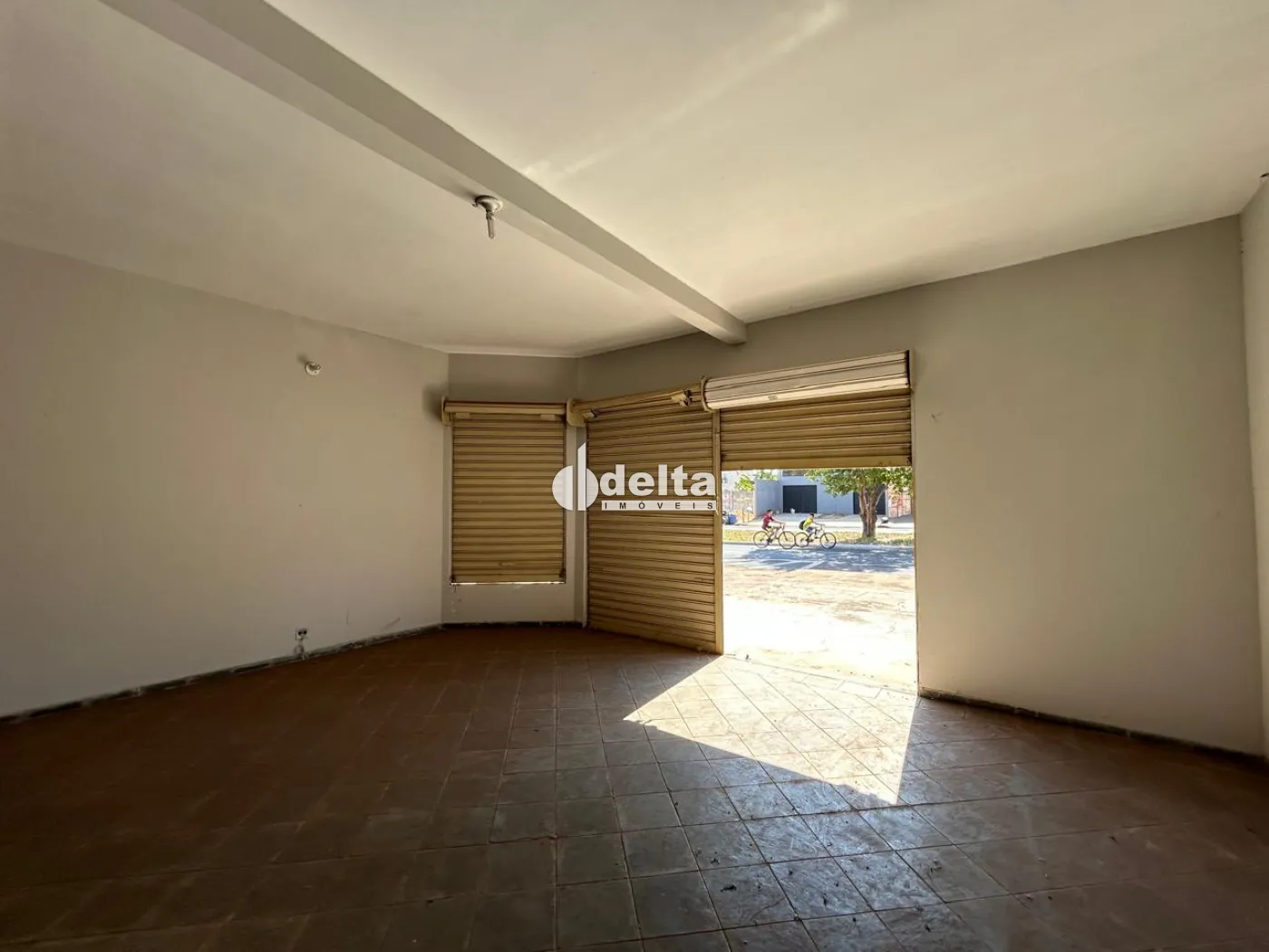 Alugar Loja / Padr&atilde;o em Uberl&acirc;ndia R$ 3.500,00 - Foto 2