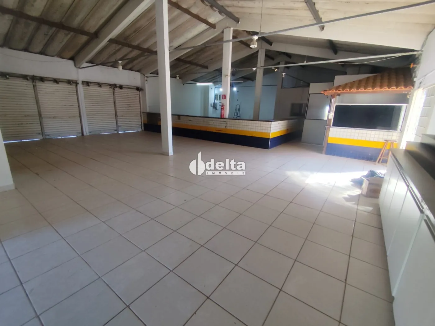 Alugar Loja / Padr&atilde;o em Uberl&acirc;ndia R$ 20.000,00 - Foto 1