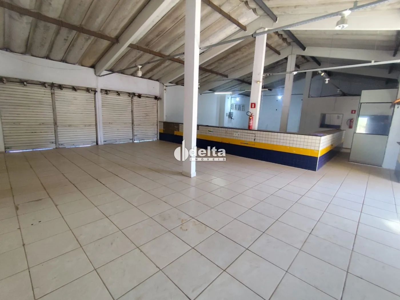 Alugar Loja / Padr&atilde;o em Uberl&acirc;ndia R$ 20.000,00 - Foto 2