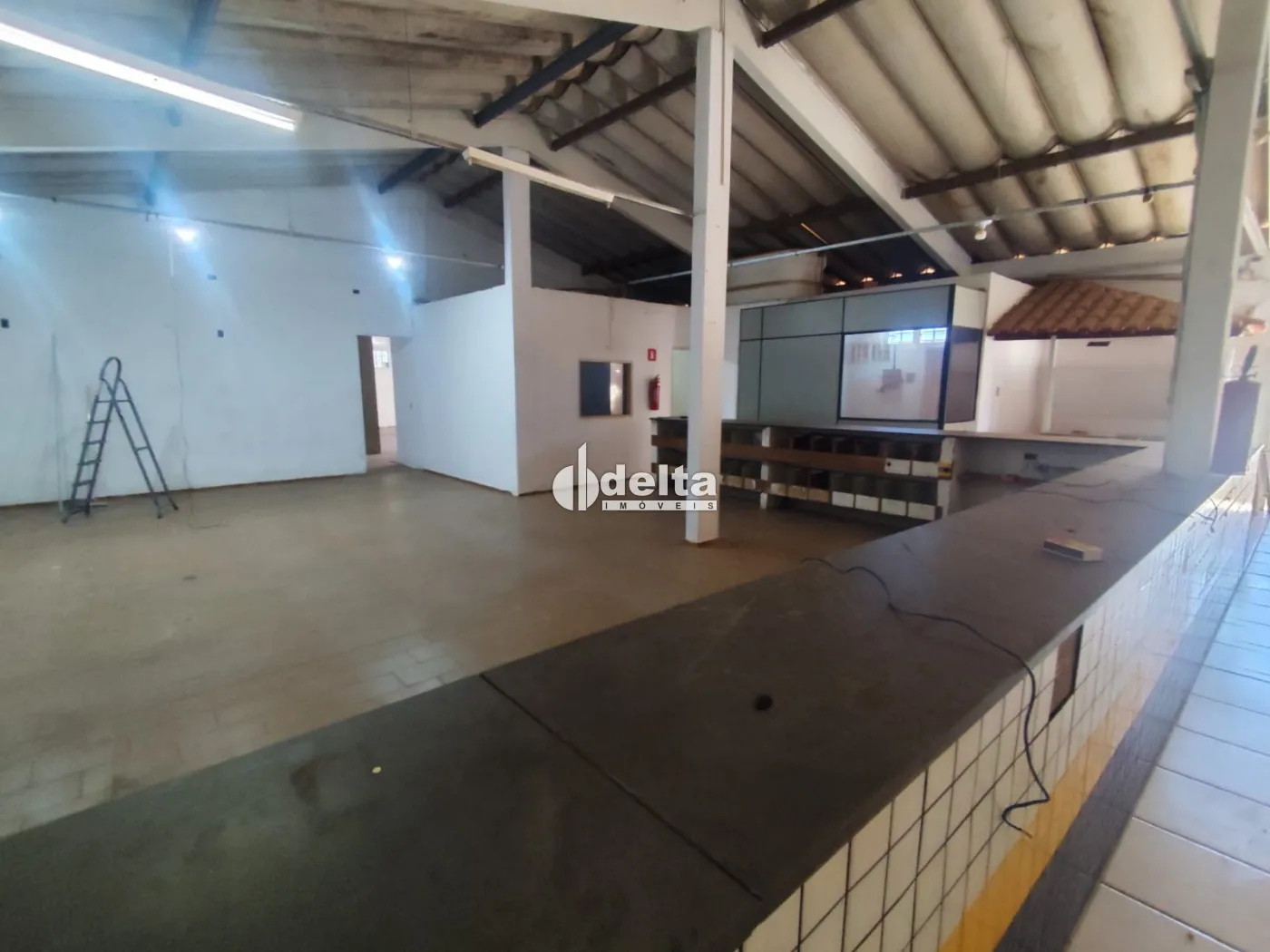 Alugar Loja / Padr&atilde;o em Uberl&acirc;ndia R$ 20.000,00 - Foto 4