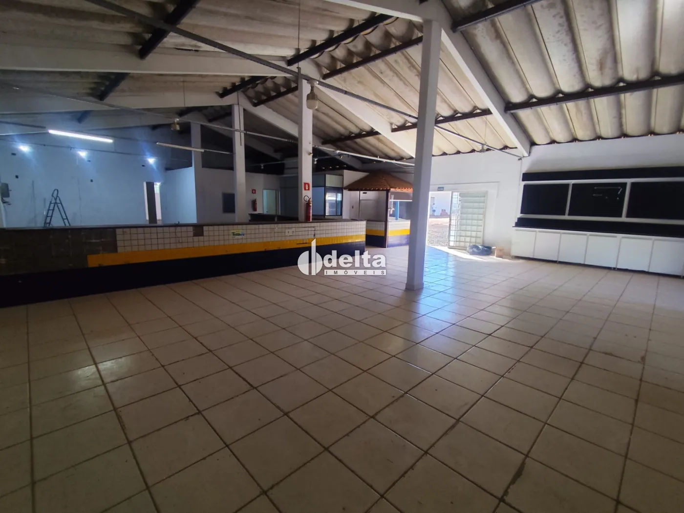 Alugar Loja / Padr&atilde;o em Uberl&acirc;ndia R$ 20.000,00 - Foto 6
