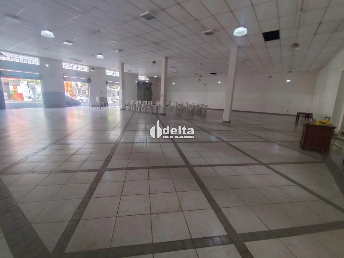Alugar Loja / Padr&atilde;o em Uberl&acirc;ndia R$ 22.000,00 - Foto 4