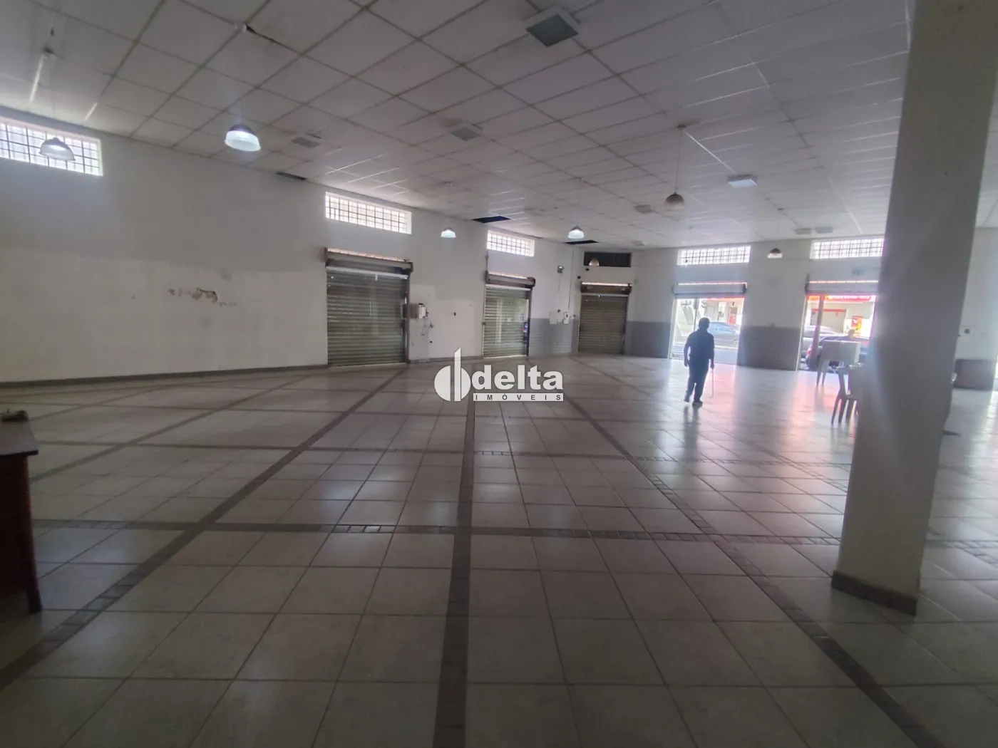 Alugar Loja / Padr&atilde;o em Uberl&acirc;ndia R$ 22.000,00 - Foto 9