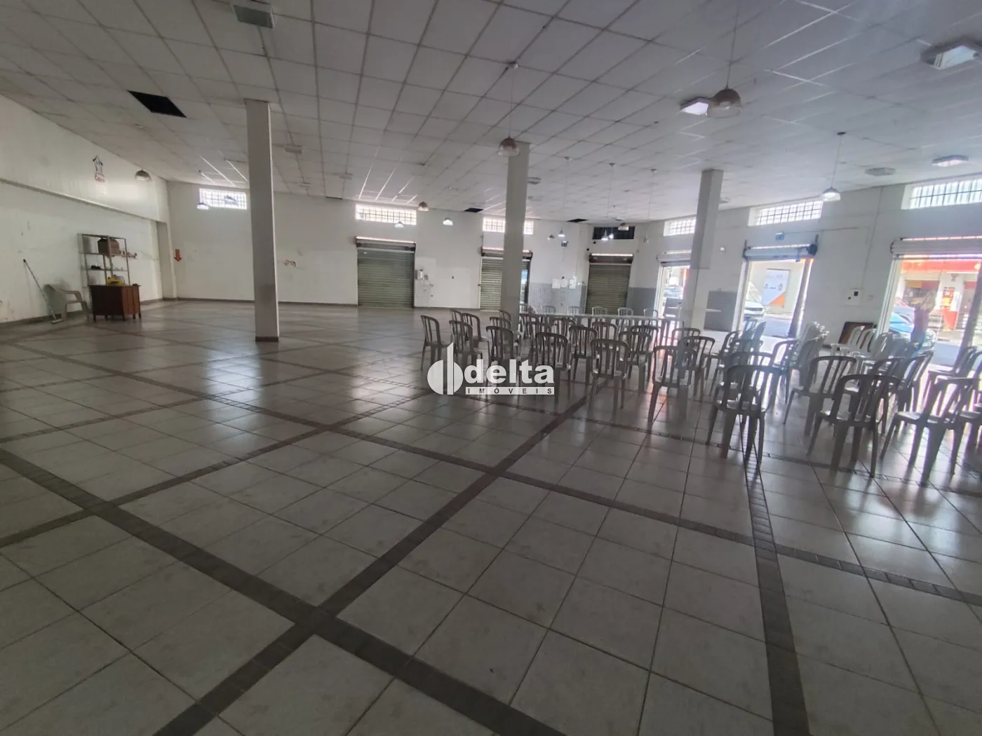 Alugar Loja / Padr&atilde;o em Uberl&acirc;ndia R$ 22.000,00 - Foto 11
