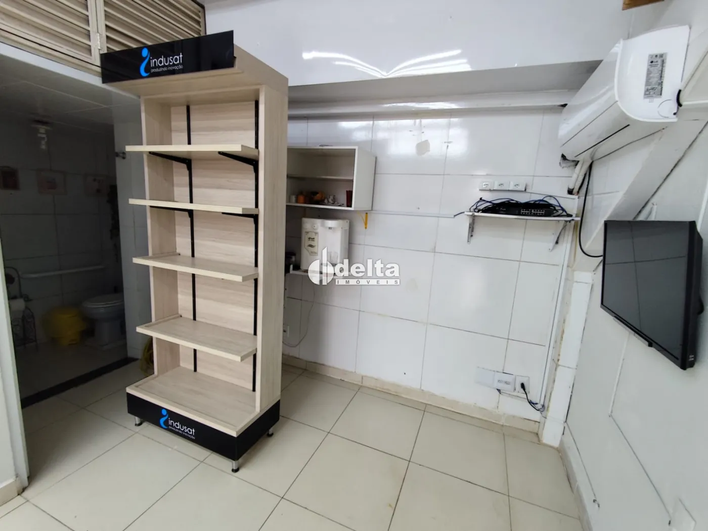 Alugar Loja / Padr&atilde;o em Uberl&acirc;ndia R$ 2.600,00 - Foto 6