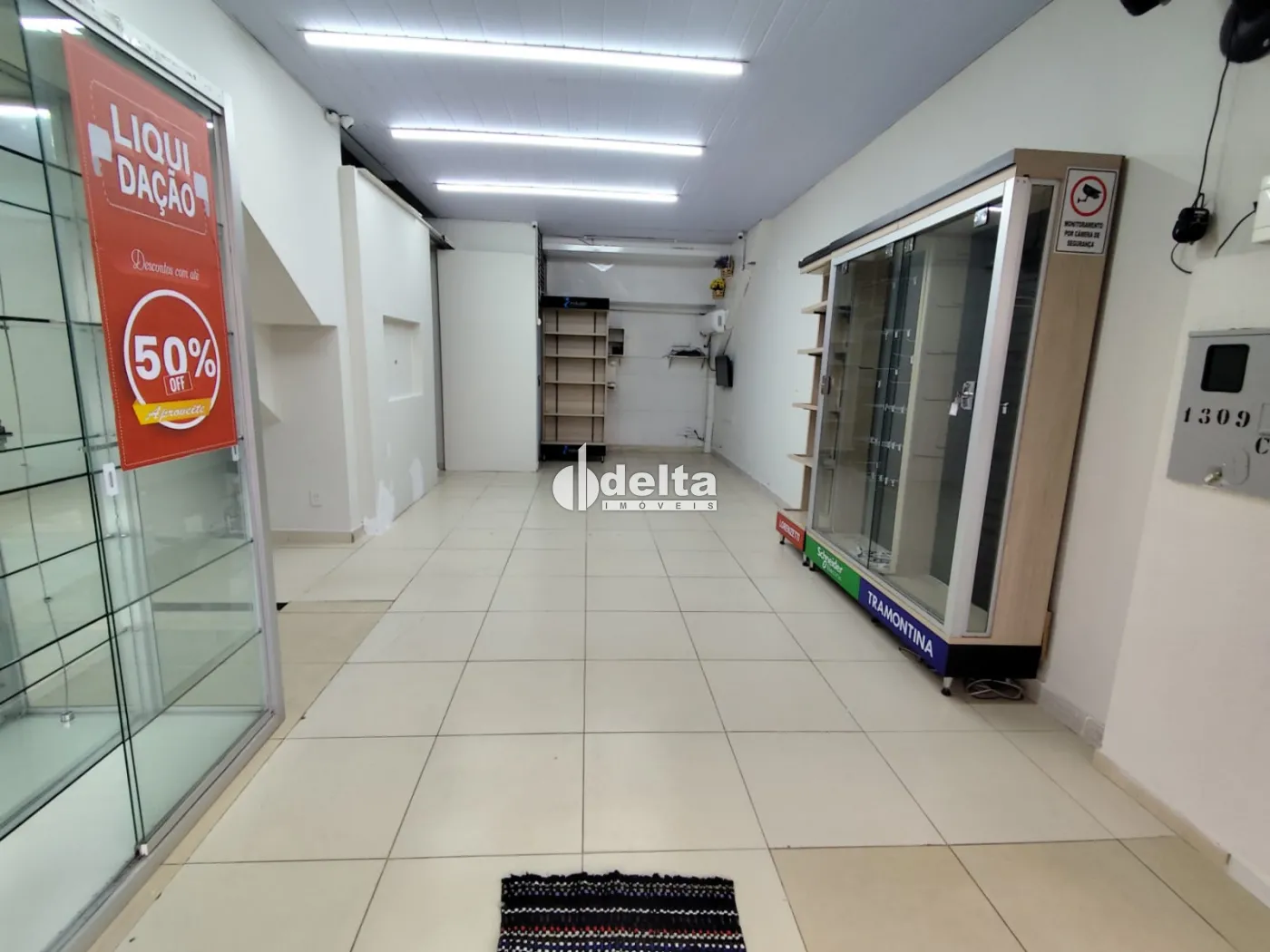 Alugar Loja / Padr&atilde;o em Uberl&acirc;ndia R$ 2.600,00 - Foto 8