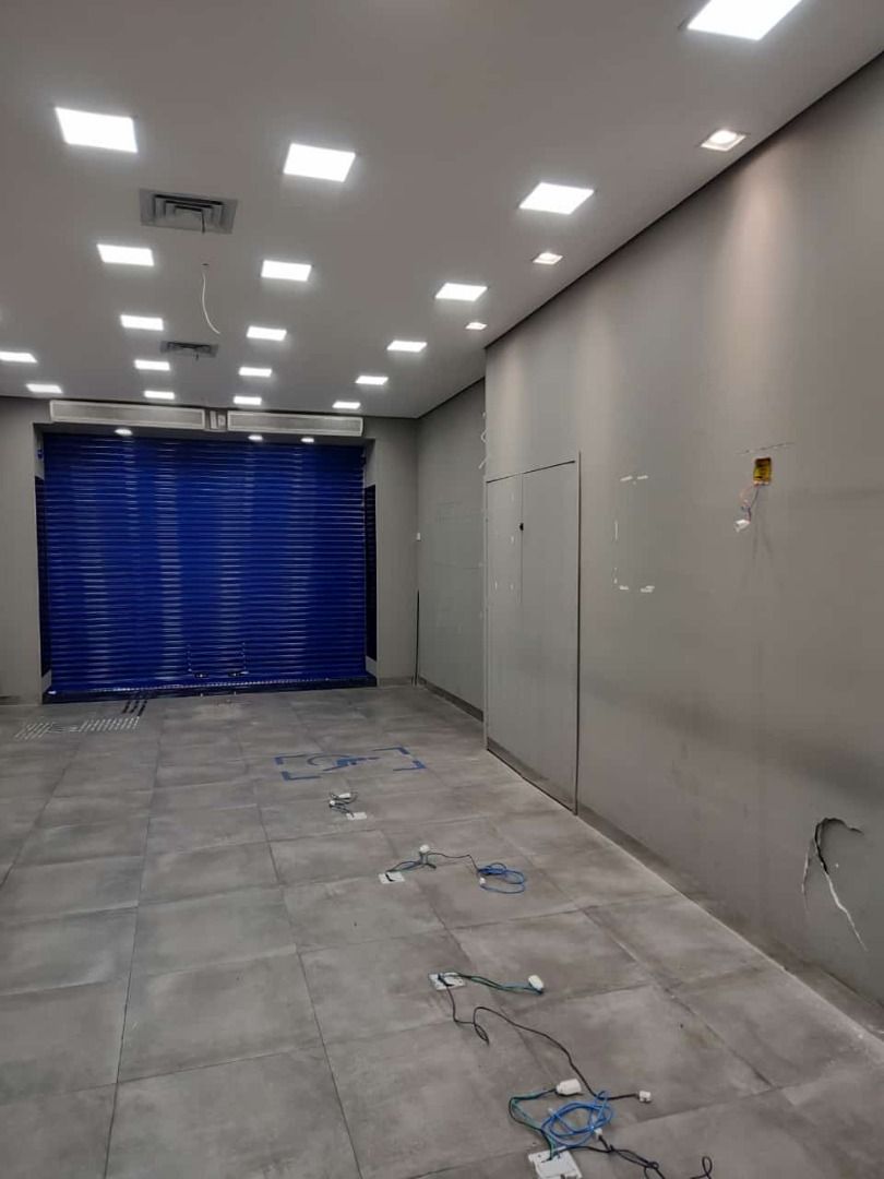 Alugar Comercial / Ponto em Santo Andr&eacute; R$ 47.000,00 - Foto 2