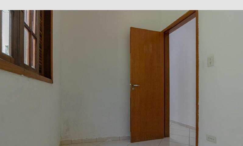 Alugar Casa / Casa em Santo Andr&eacute; R$ 1.800,00 - Foto 5