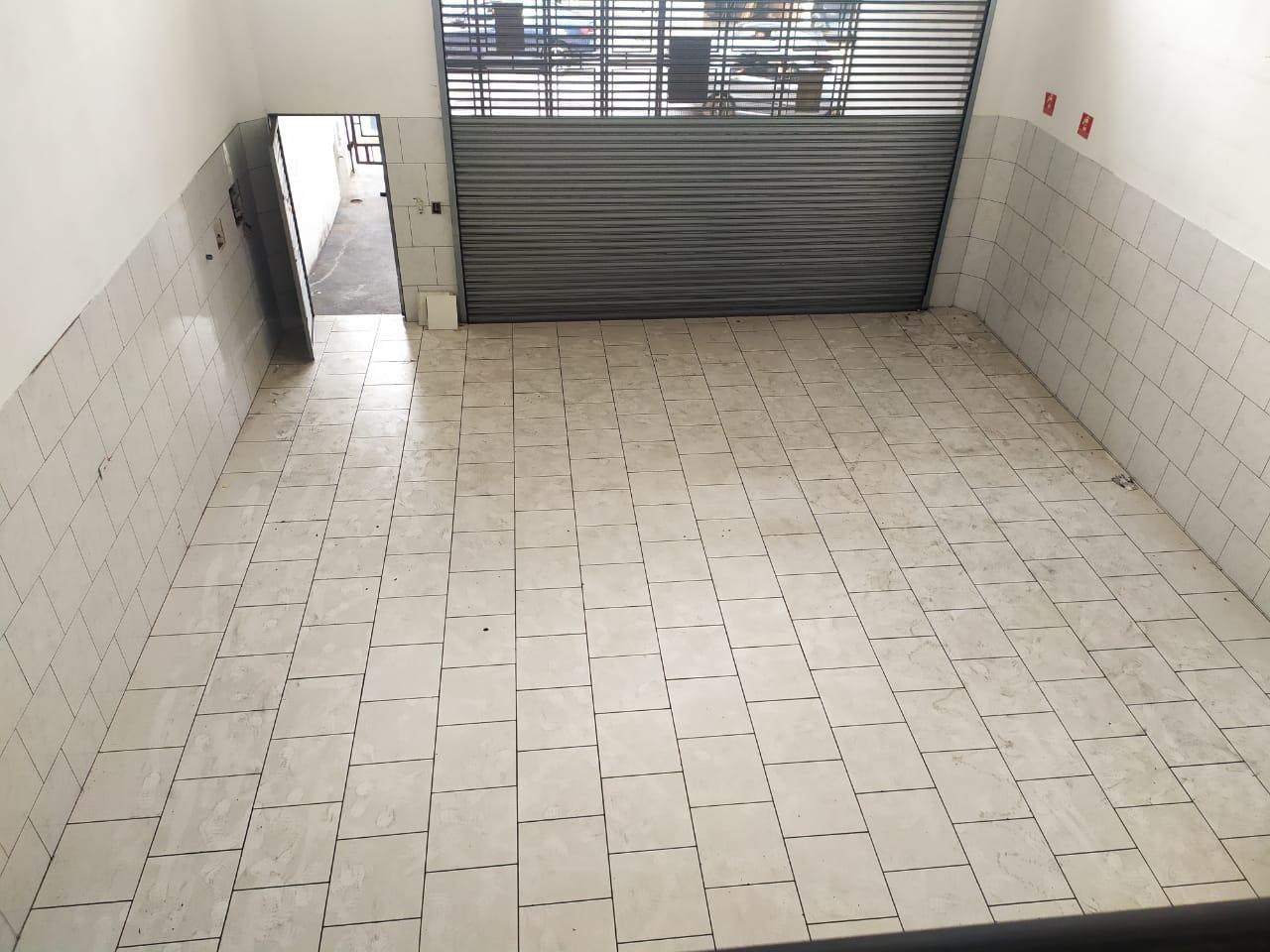 Alugar Comercial / Sal&atilde;o em Santo Andr&eacute; R$ 3.800,00 - Foto 5