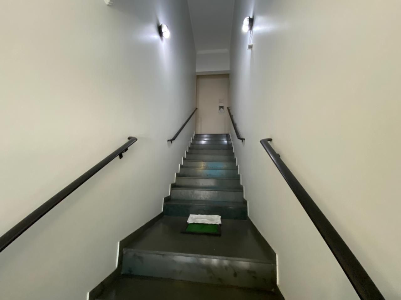 Alugar Comercial / Sala em Santo Andr&eacute; R$ 1.300,00 - Foto 3