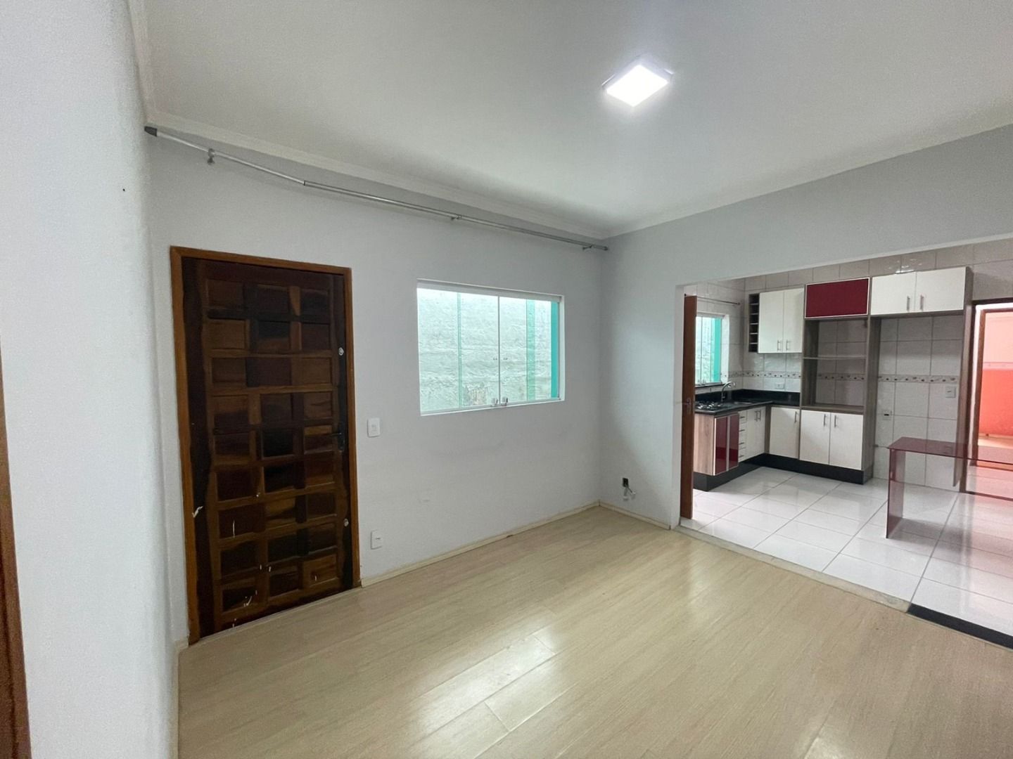 Alugar Casa / Casa em Santo Andr&eacute; R$ 1.800,00 - Foto 1