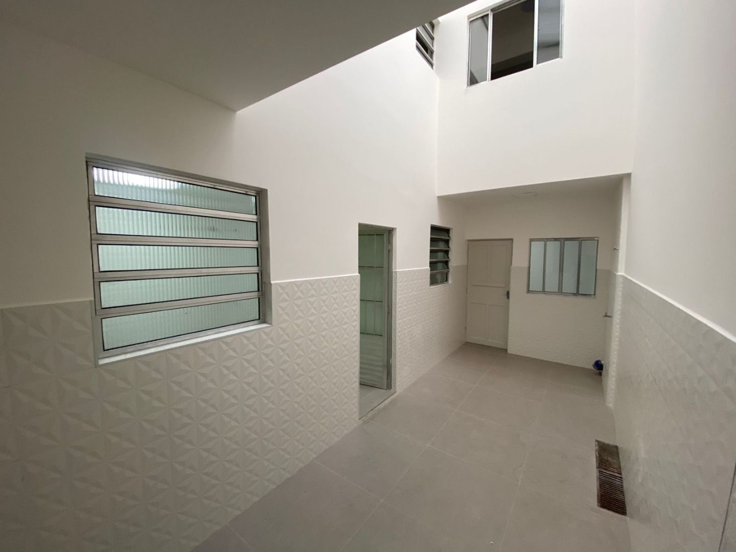 Alugar Comercial / Sala em Santo Andr&eacute; R$ 2.000,00 - Foto 10
