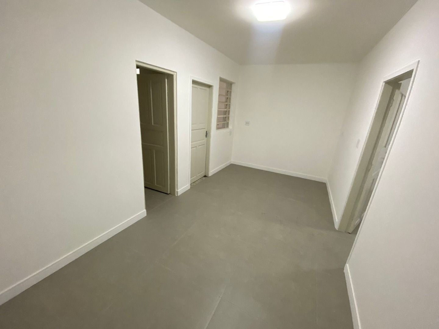 Alugar Comercial / Sala em Santo Andr&eacute; R$ 2.000,00 - Foto 6