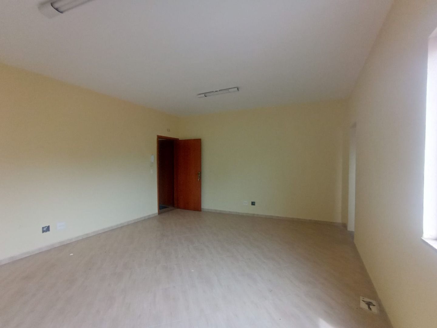 Alugar Comercial / Sala em Santo Andr&eacute; R$ 1.400,00 - Foto 2