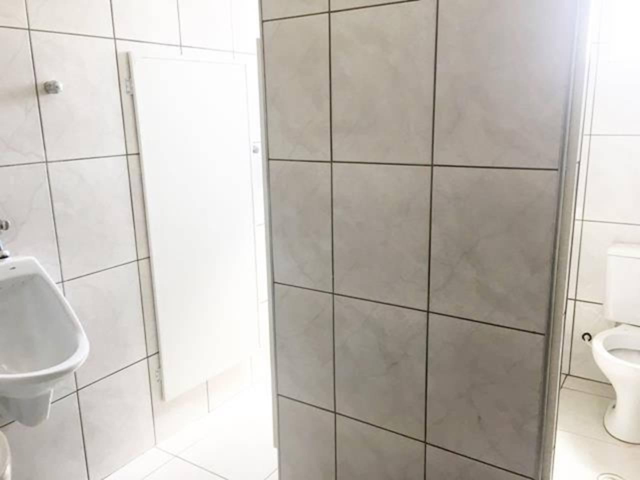 Alugar Comercial / Sala em Santo Andr&eacute; R$ 950,00 - Foto 3