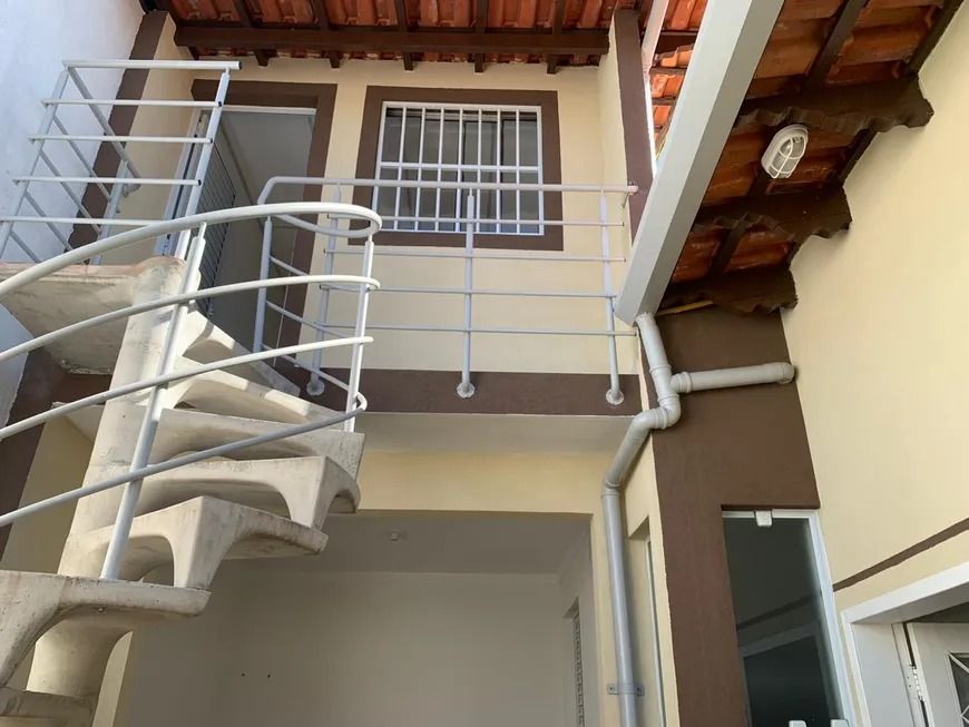 Alugar Casa / Casa em Santo Andr&eacute; R$ 4.000,00 - Foto 1