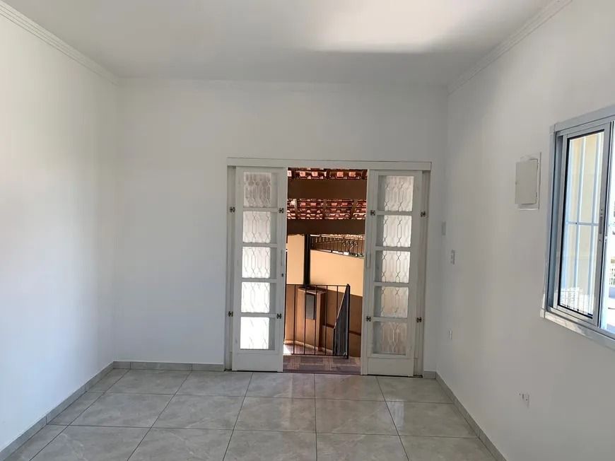 Alugar Casa / Casa em Santo Andr&eacute; R$ 4.000,00 - Foto 6