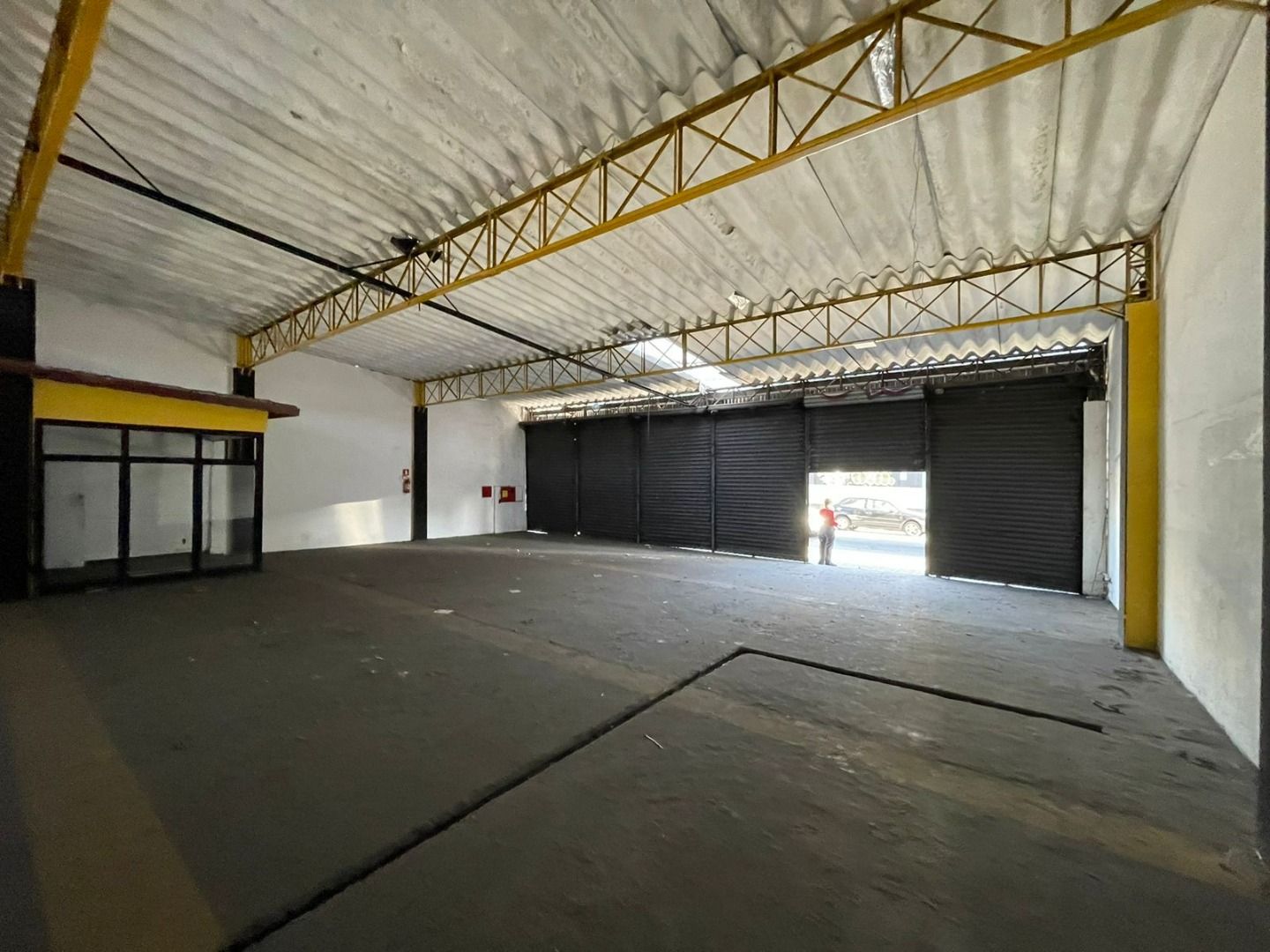 Alugar Comercial / Galp&atilde;o em Santo Andr&eacute; R$ 5.500,00 - Foto 2