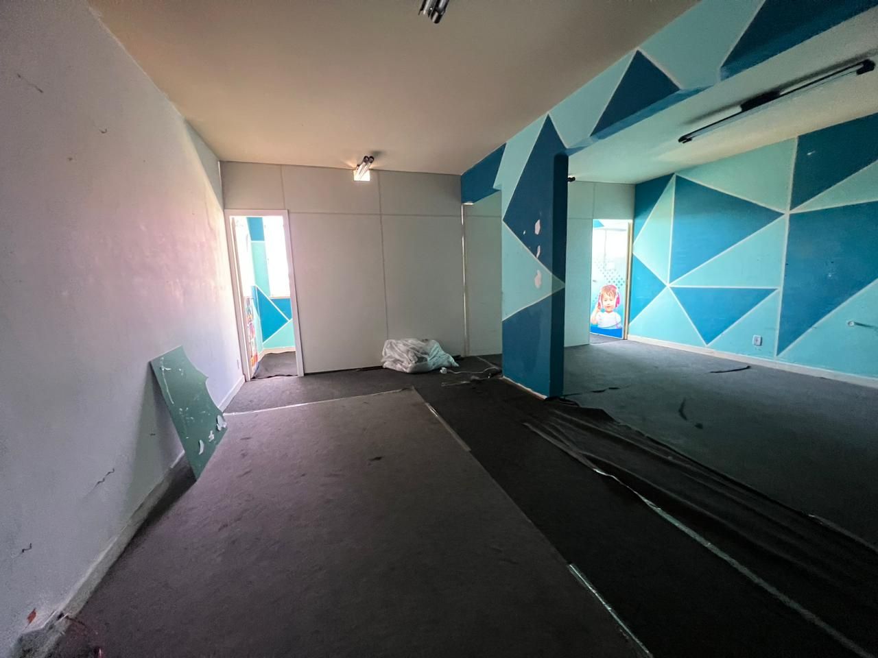 Alugar Comercial / Sala em Santo Andr&eacute; R$ 1.000,00 - Foto 2