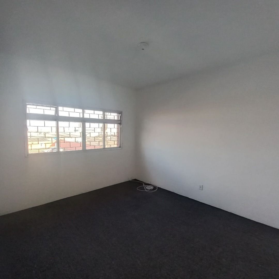 Alugar Comercial / Sala em Santo Andr&eacute; R$ 2.500,00 - Foto 6