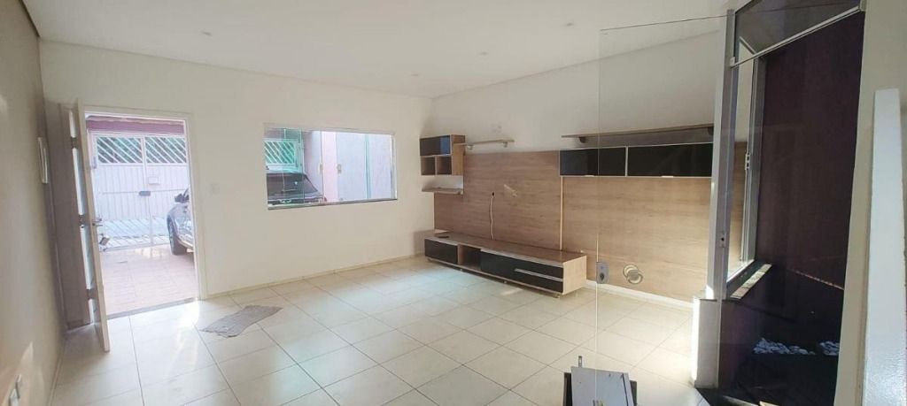 Alugar Casa / Sobrado em Santo Andr&eacute; R$ 2.800,00 - Foto 2
