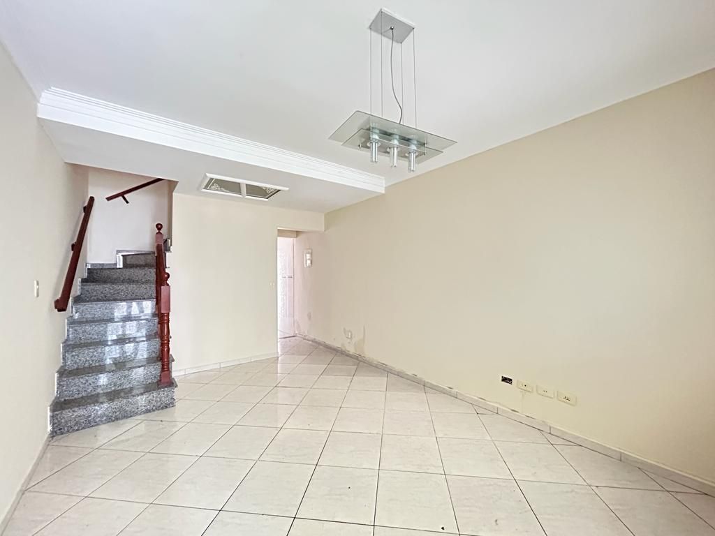 Alugar Casa / Sobrado em Santo Andr&eacute; R$ 2.500,00 - Foto 3