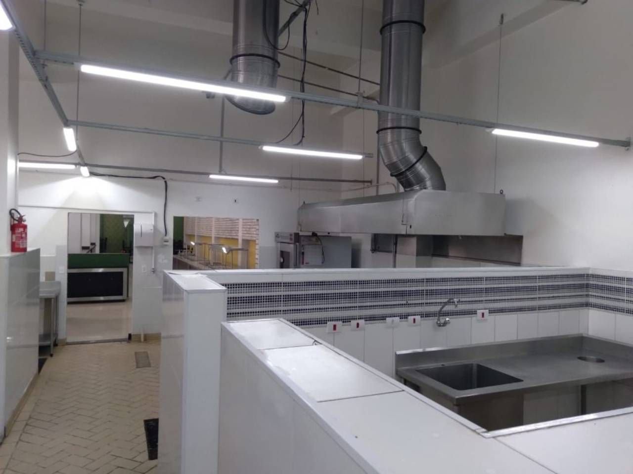 Alugar Comercial / Galp&atilde;o em S&atilde;o Bernardo do Campo R$ 11.900,00 - Foto 8