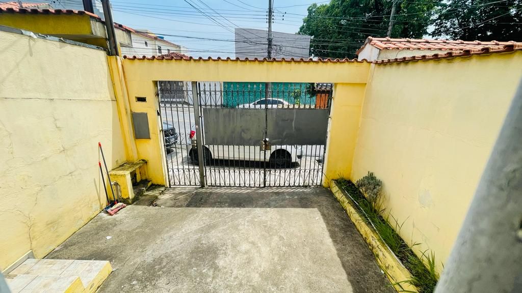 Alugar Casa / Casa em Santo Andr&eacute; R$ 1.700,00 - Foto 8