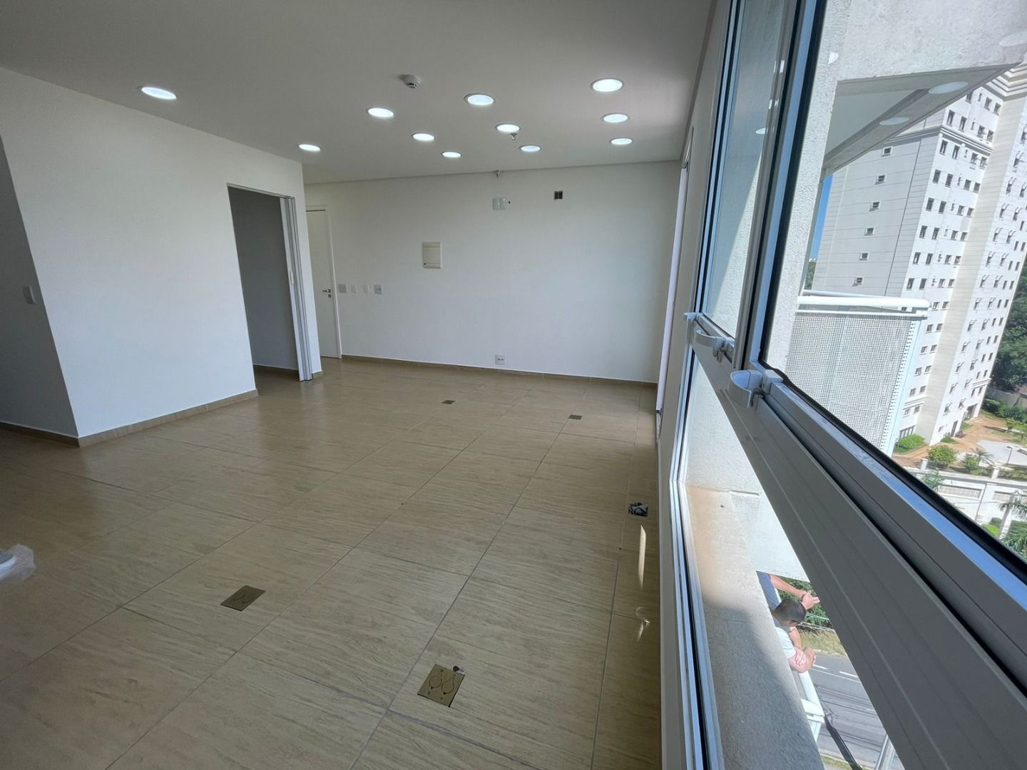 Comprar Comercial / Sala em Santo Andr&eacute; R$ 390.000,00 - Foto 6