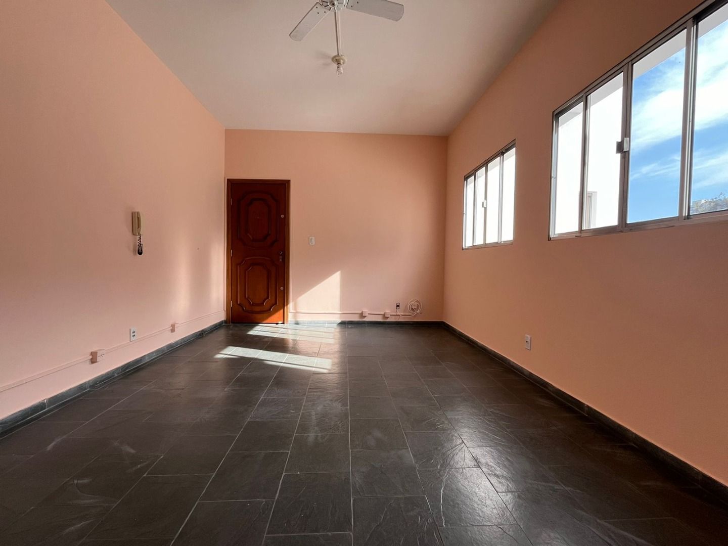 Alugar Comercial / Sala em Santo Andr&eacute; R$ 835,00 - Foto 2