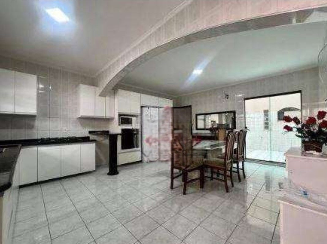 Alugar Casa / Sobrado em Santo Andr&eacute; R$ 5.000,00 - Foto 3