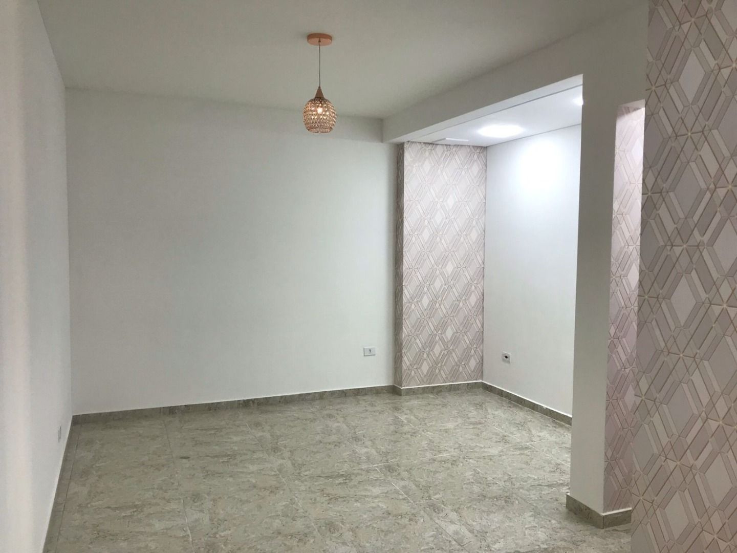 Alugar Comercial / Sala em Santo Andr&eacute; R$ 1.890,00 - Foto 2
