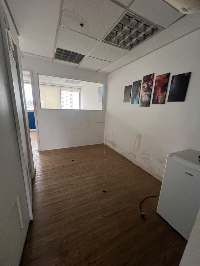 Alugar Comercial / Sala em Santo Andr&eacute; R$ 6.000,00 - Foto 2