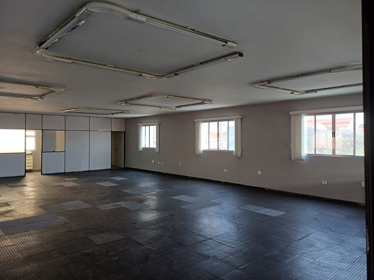 Alugar Comercial / Sal&atilde;o em Santo Andr&eacute; R$ 5.000,00 - Foto 2