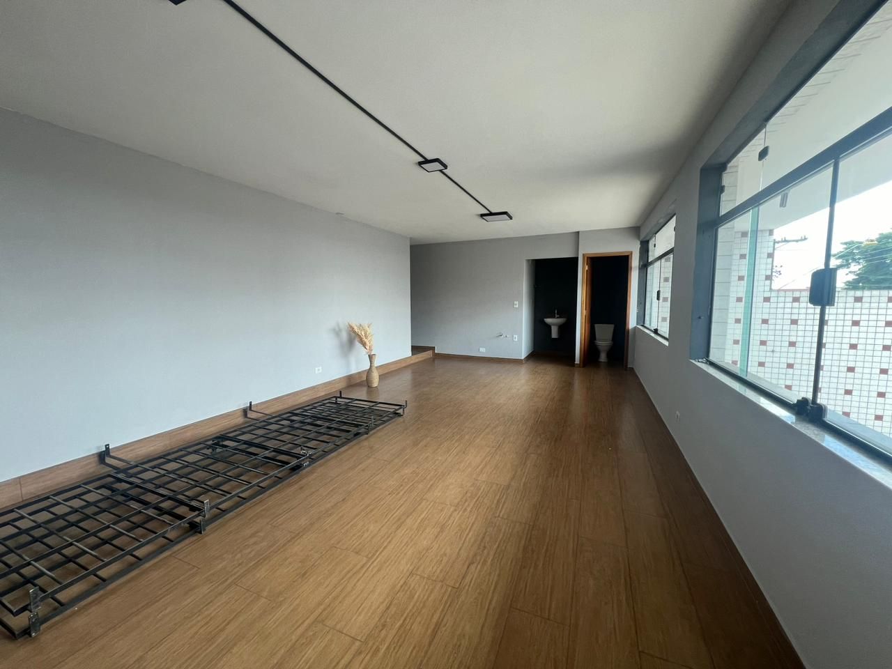 Alugar Comercial / Sala em Santo Andr&eacute; R$ 1.700,00 - Foto 3