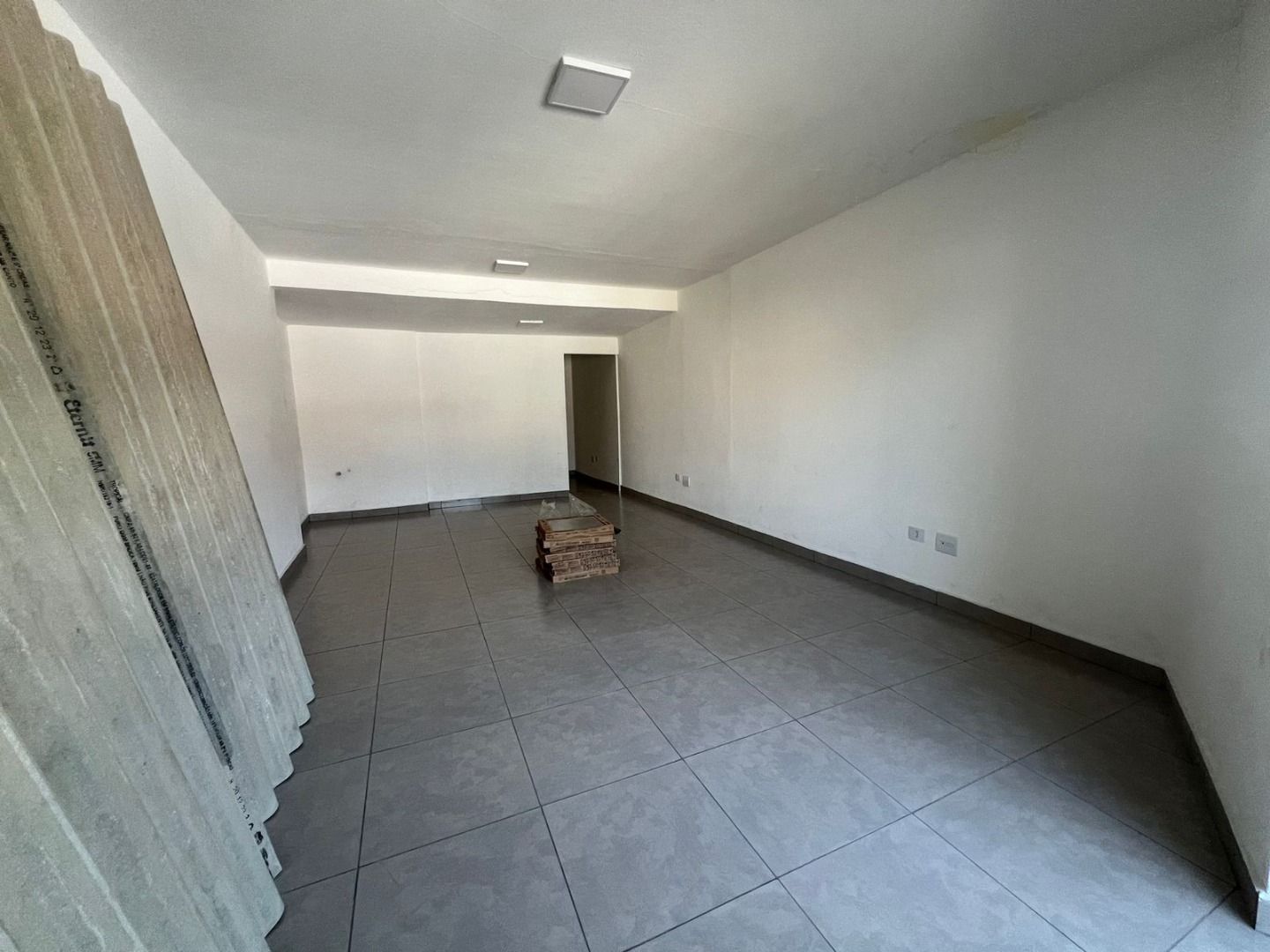 Alugar Comercial / Sala em Santo Andr&eacute; R$ 1.500,00 - Foto 2