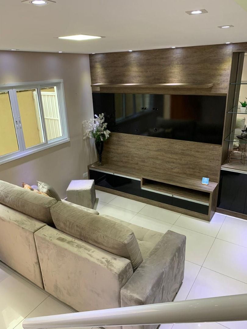 Alugar Casa / Sobrado em Santo Andr&eacute; R$ 3.700,00 - Foto 1