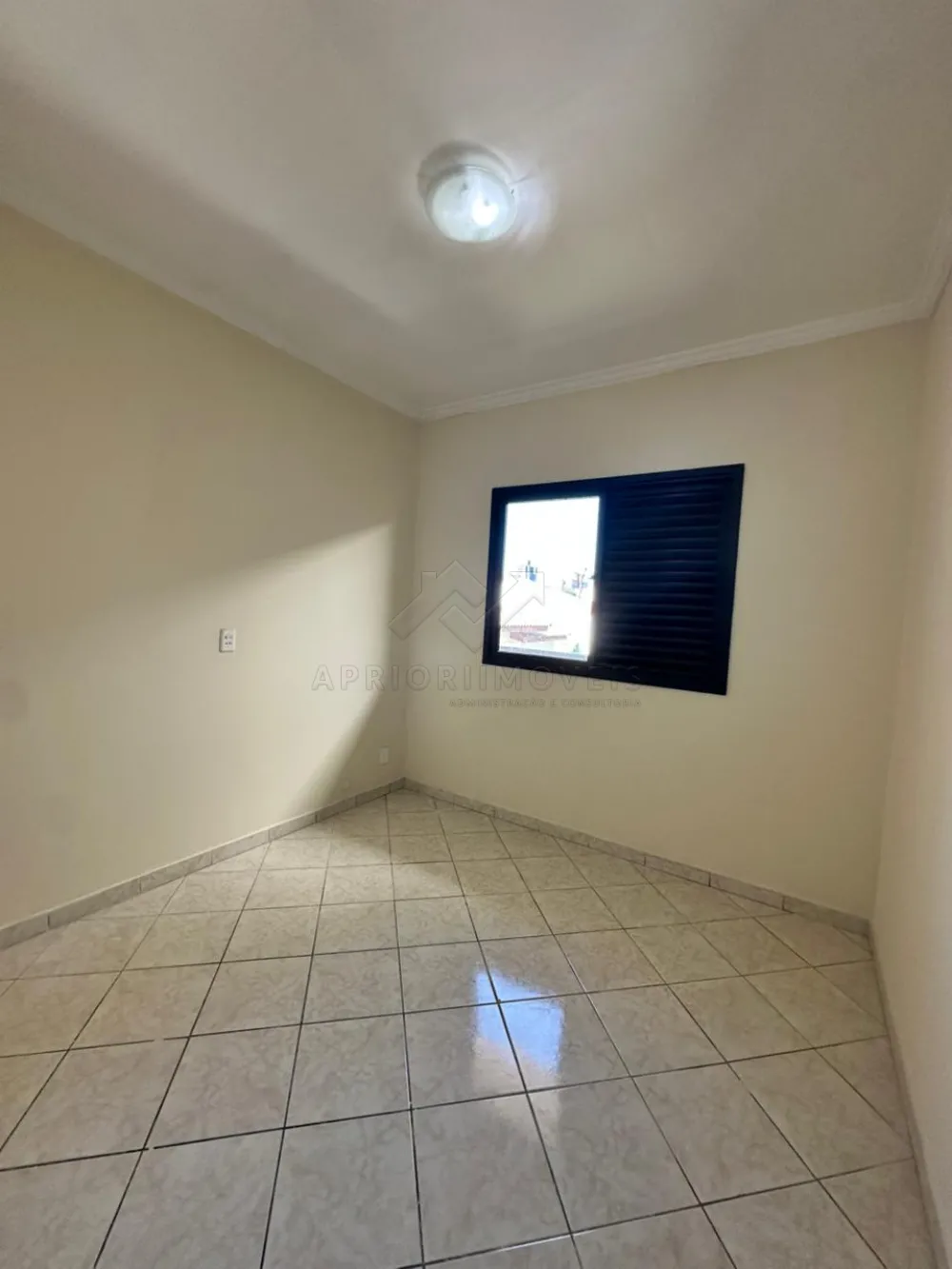 Alugar Apartamento / Apartamento sem condom&iacute;nio em Santo Andr&eacute; R$ 1.750,00 - Foto 3