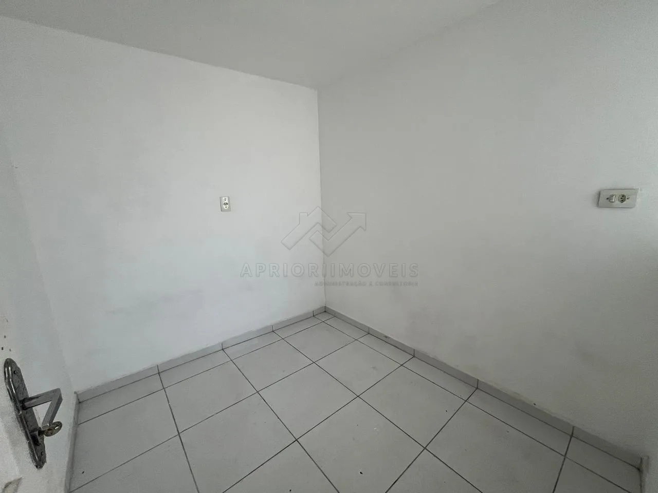 Alugar Casa / Casa em Santo Andr&eacute; R$ 1.900,00 - Foto 8