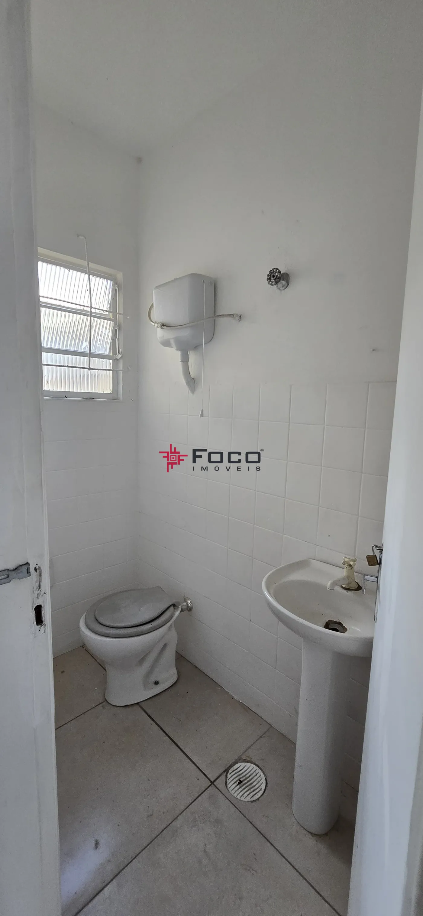 Alugar Comercial / Ponto Comercial em S&atilde;o Jos&eacute; dos Campos R$ 2.300,00 - Foto 9