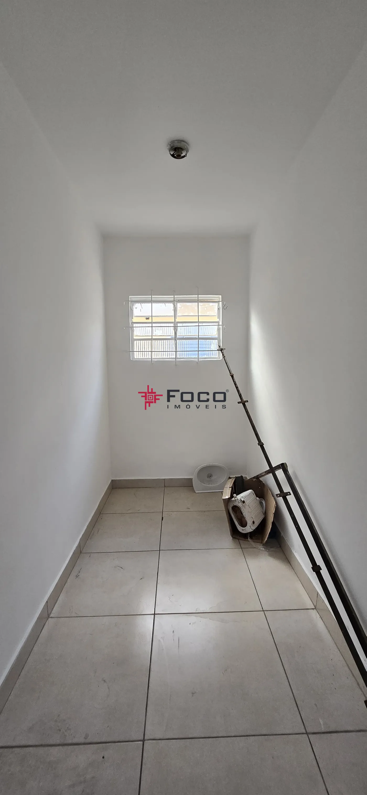 Alugar Comercial / Ponto Comercial em S&atilde;o Jos&eacute; dos Campos R$ 2.300,00 - Foto 8