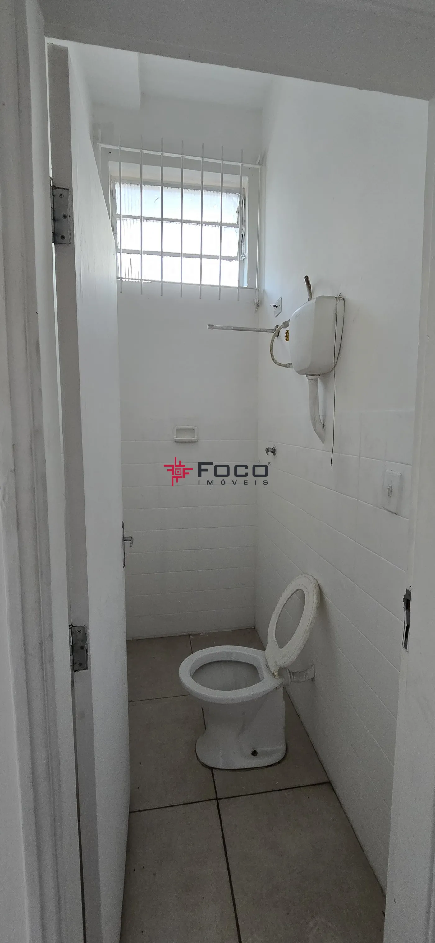 Alugar Comercial / Ponto Comercial em S&atilde;o Jos&eacute; dos Campos R$ 2.300,00 - Foto 5