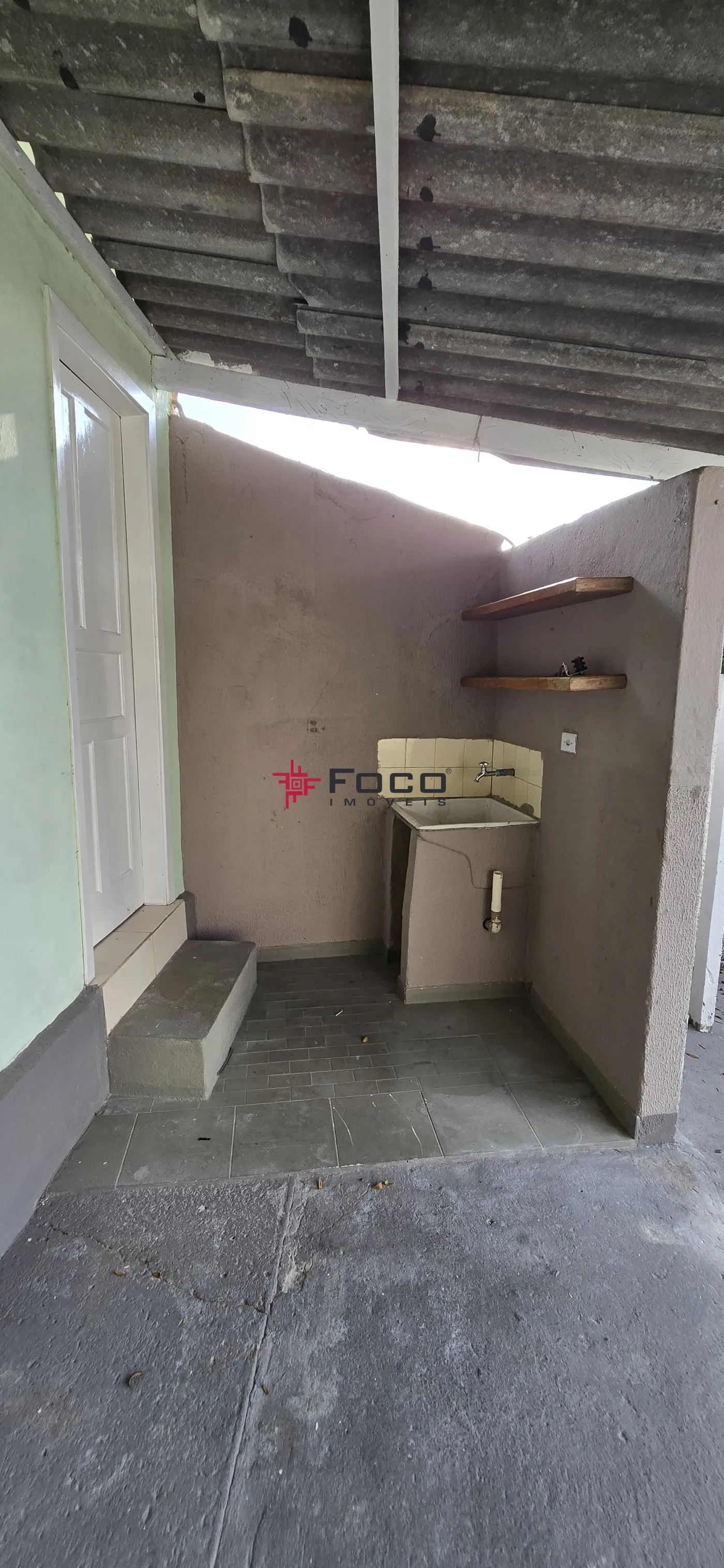 Alugar Casa / Padr&atilde;o em S&atilde;o Jos&eacute; dos Campos R$ 1.700,00 - Foto 4