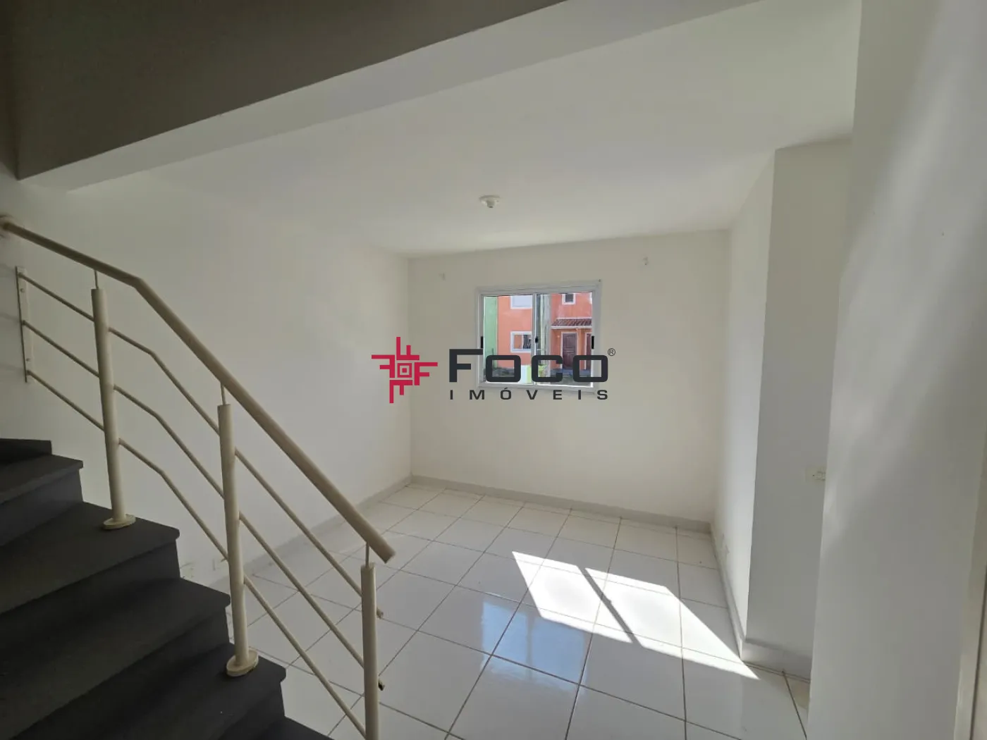 Alugar Casa / Condom&iacute;nio em S&atilde;o Jos&eacute; dos Campos R$ 2.200,00 - Foto 2