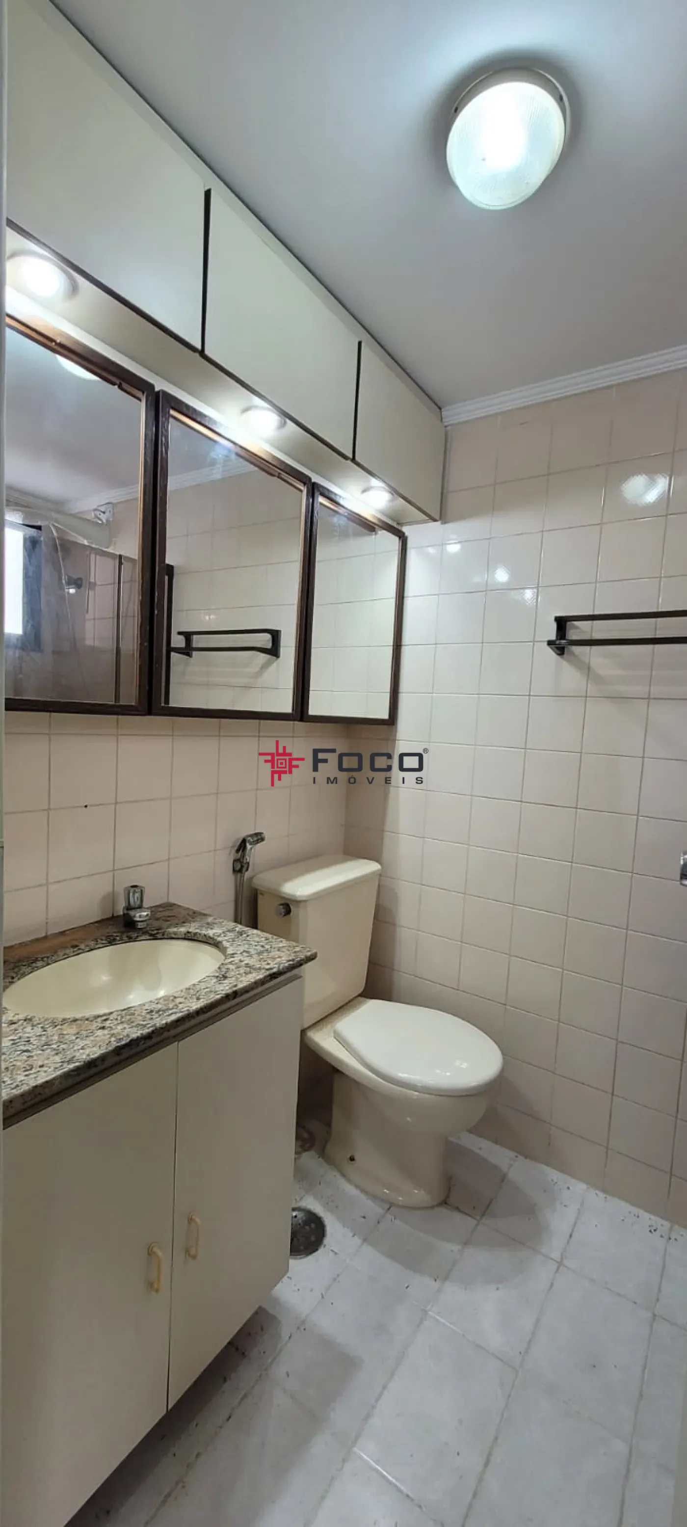 Alugar Apartamento / Padr&atilde;o em S&atilde;o Jos&eacute; dos Campos R$ 1.700,00 - Foto 10