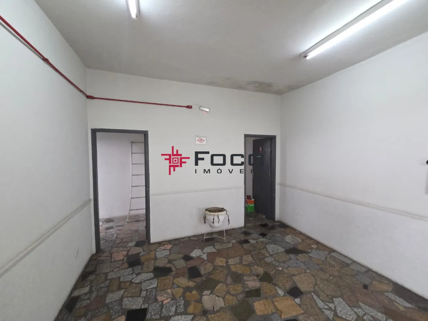 Alugar Comercial / Sala Comercial em S&atilde;o Jos&eacute; dos Campos R$ 600,00 - Foto 24