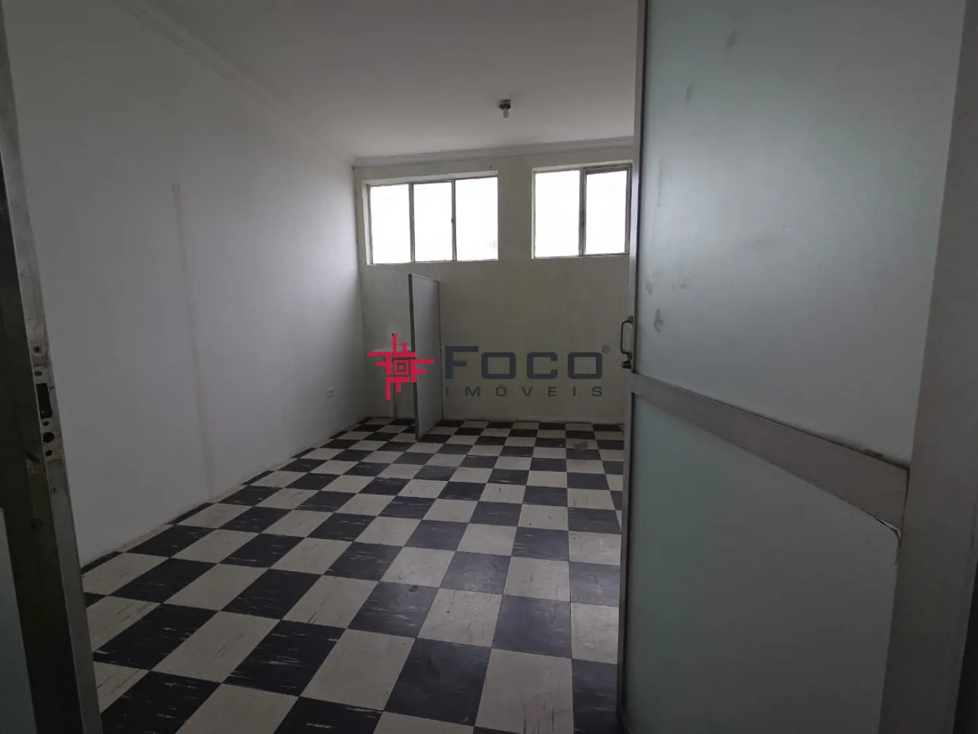 Alugar Comercial / Sala Comercial em S&atilde;o Jos&eacute; dos Campos R$ 600,00 - Foto 27
