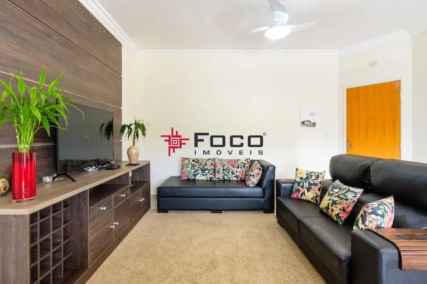 Comprar Apartamento / Padr&atilde;o em Ubatuba R$ 850.000,00 - Foto 2