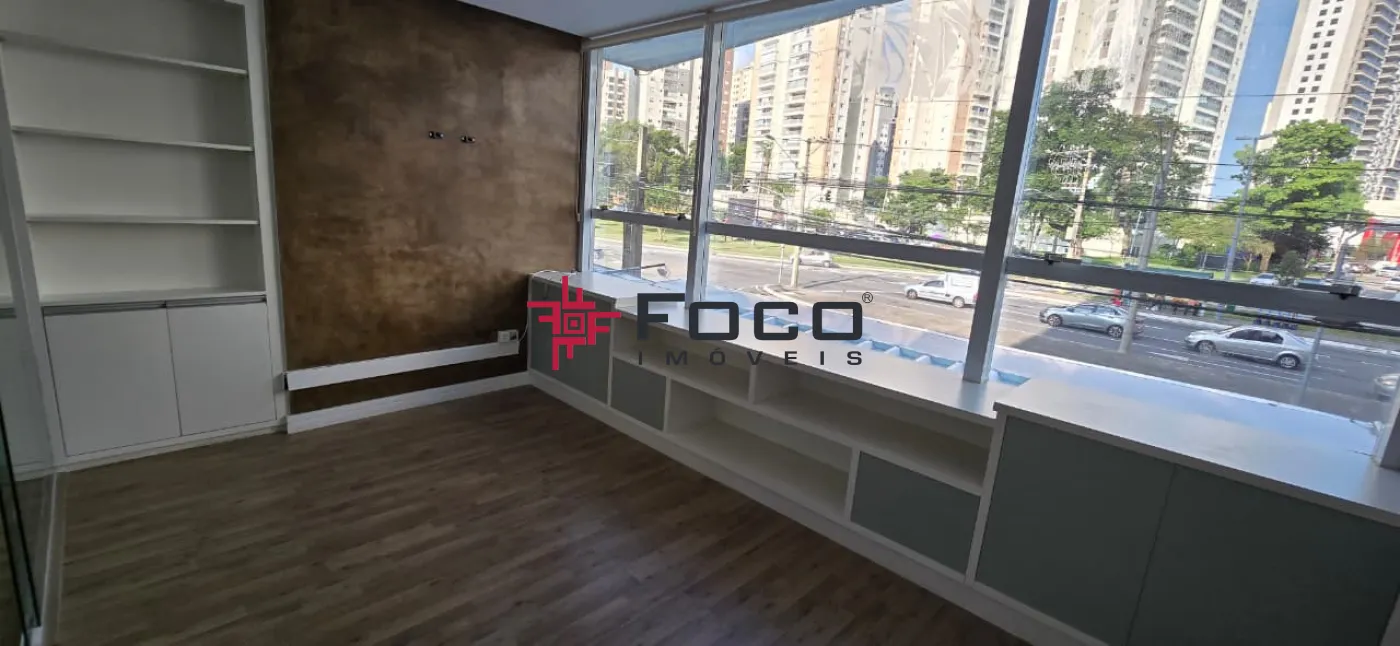 Alugar Comercial / Loja em S&atilde;o Jos&eacute; dos Campos R$ 7.500,00 - Foto 16